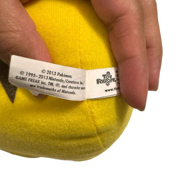 Pokemon Pikachu Plush 6" Toy Factory Stuffed Animal Plush 2012 - Picture 4 of 5